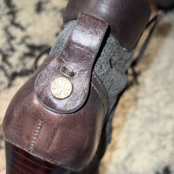 TORY BURCH Gray leather Lace Up High Heel Booties with wood sole Size 8 - Picture 6 of 8